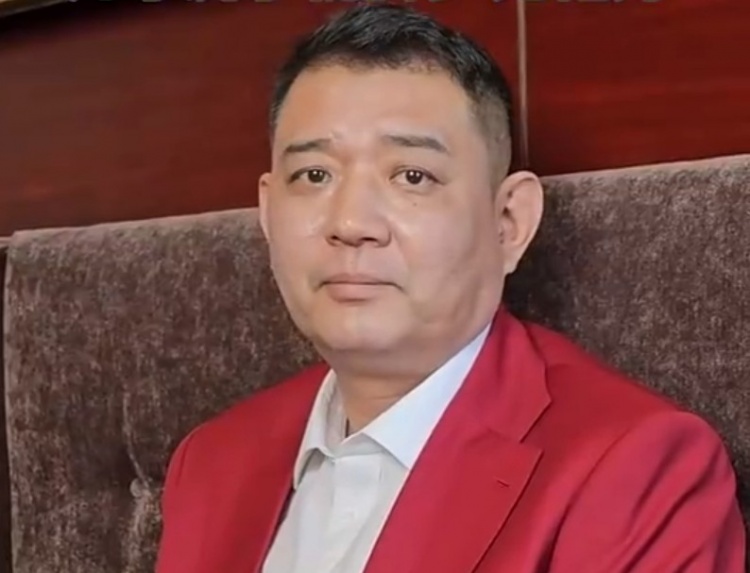 鞏曉彬：剛打球時(shí)工資20多塊錢(qián) 主要給父母、給家里改善生活