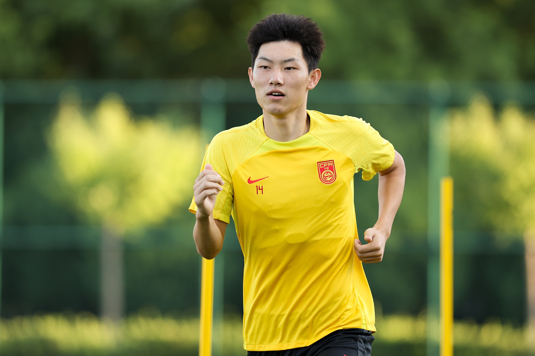 魯媒：泰山隊抵達梅州五外援齊整，四名國腳可出戰史松宸隨隊