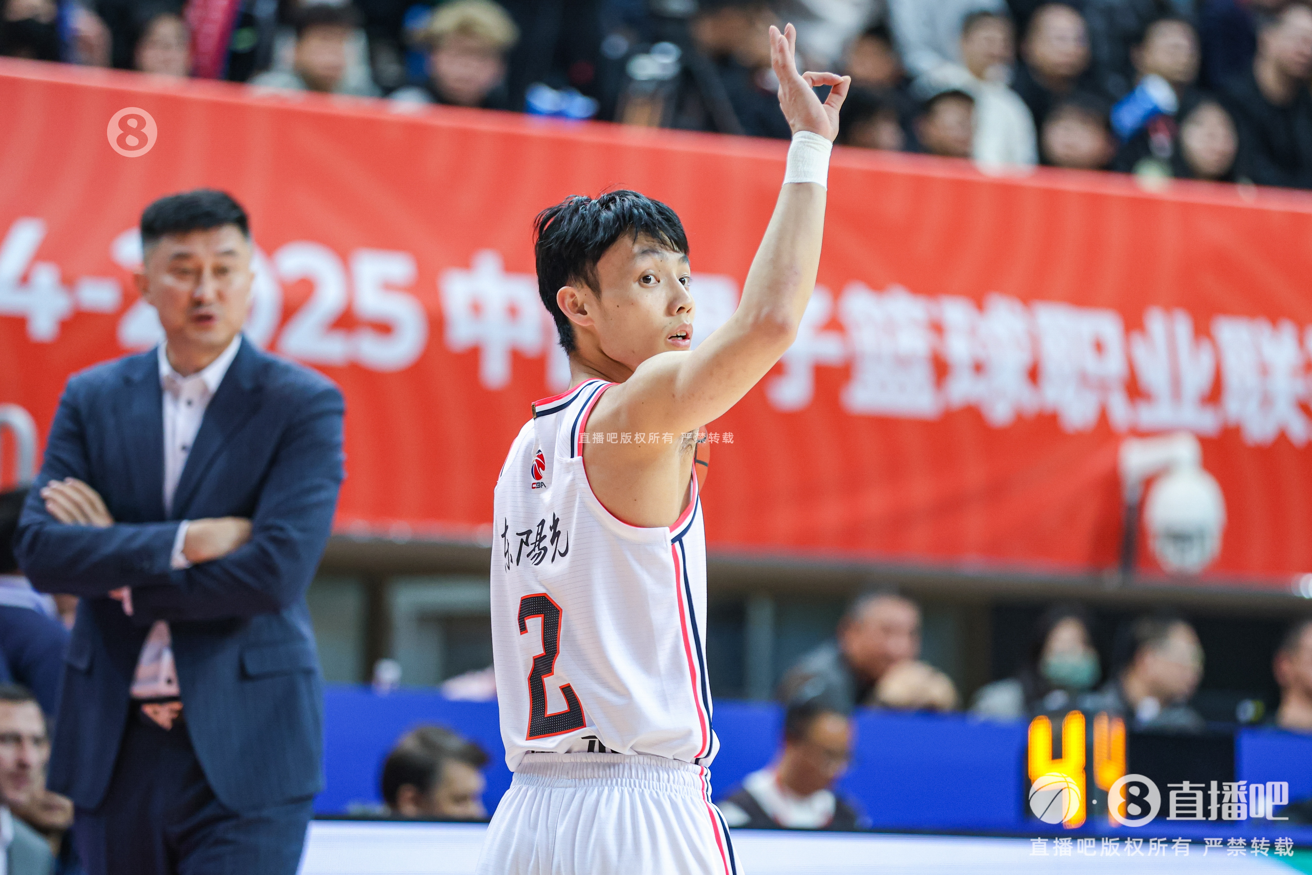 輕松加輕松！徐杰出戰僅28分鐘 8中5拿到12分3板5助3斷 正負值+21