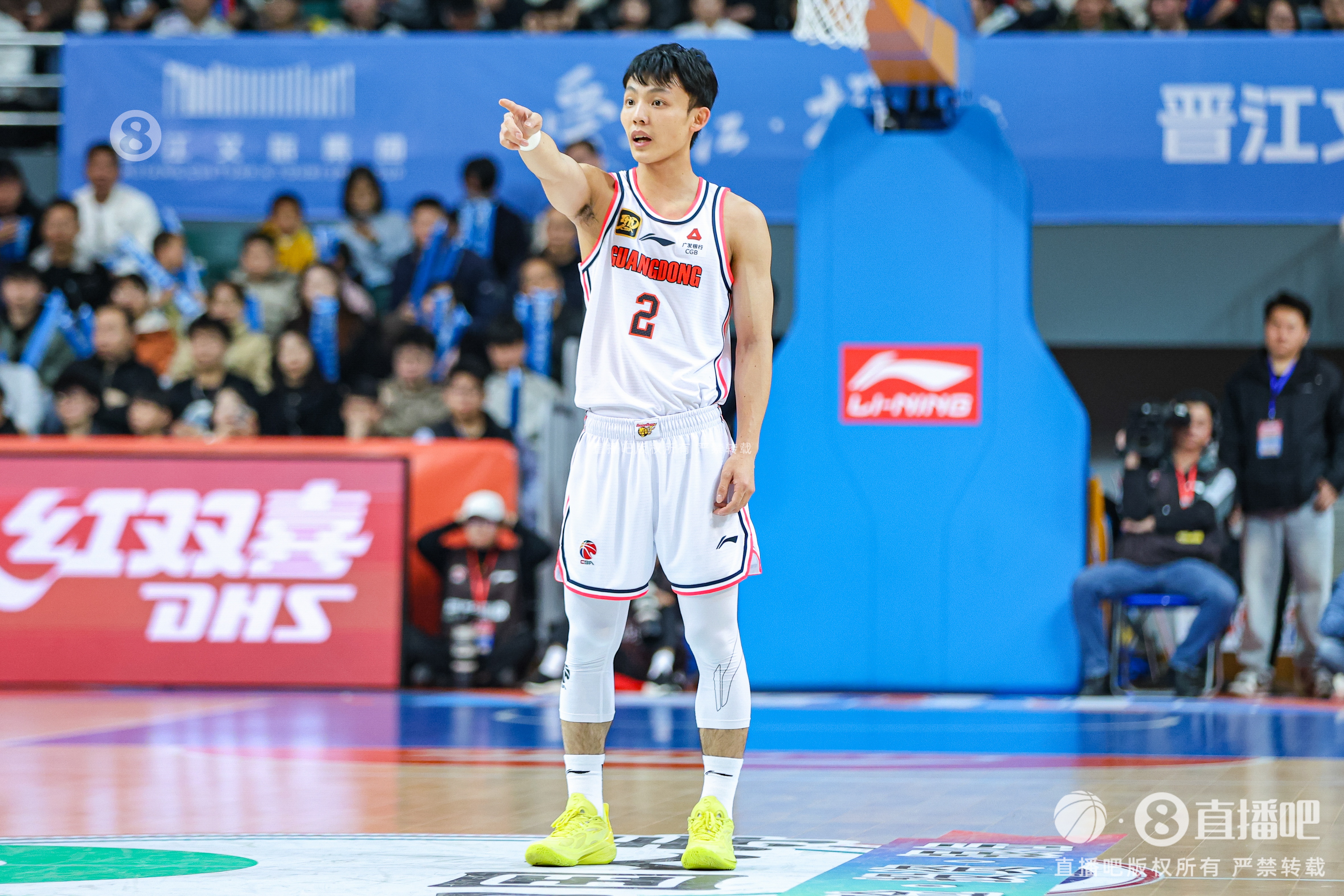 手熱！徐杰打滿(mǎn)首節5中4拿到10分2助 正負值+17