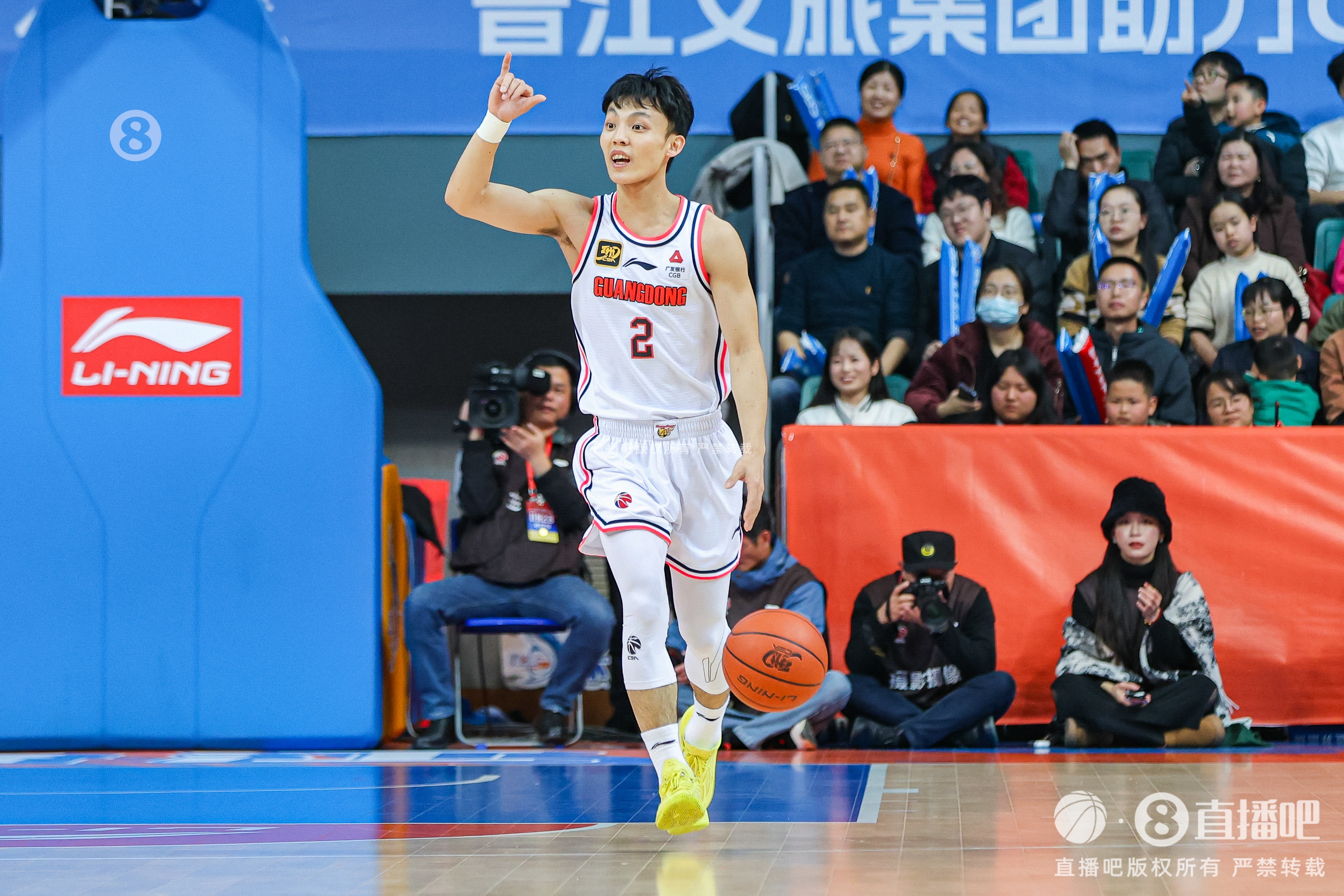太穩了！徐杰首節2中2拿到6分2板2助