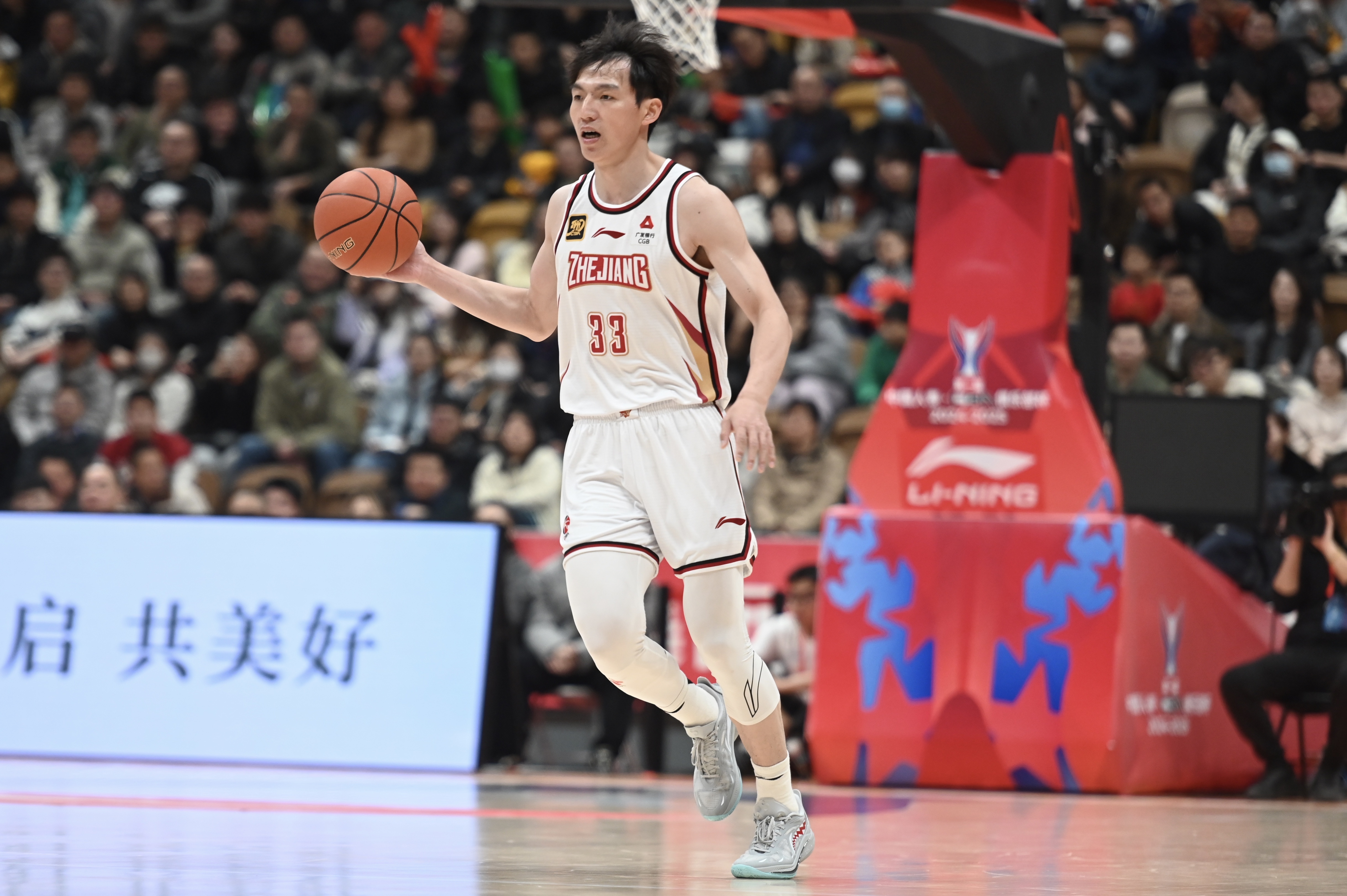 雙槍表現不錯！吳前和陸文博均9中5&三分合計15中7合砍30分