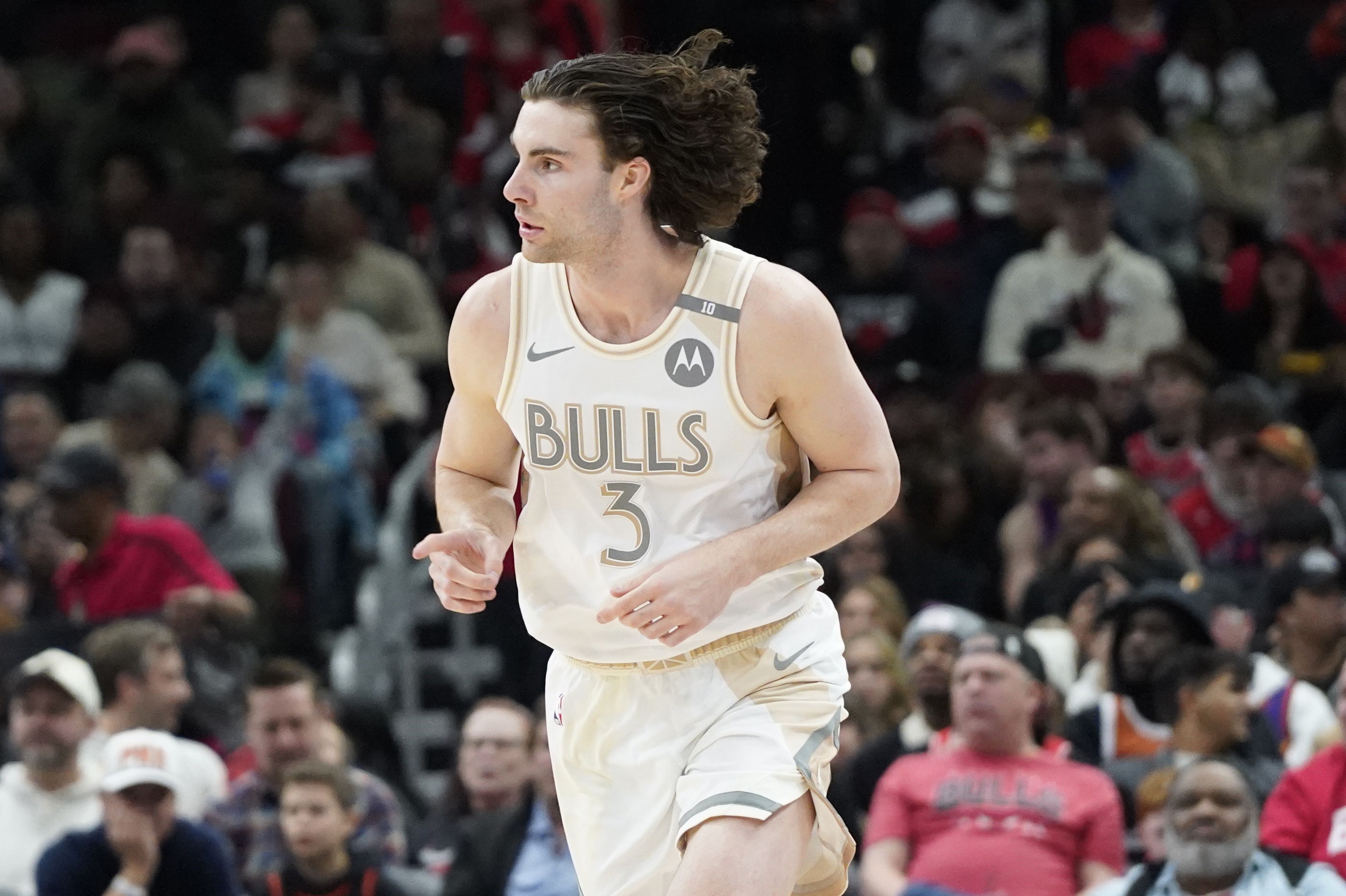比肩喬詹登約威東魔！基迪最近10場(chǎng)220分96板100助 NBA歷史第8人